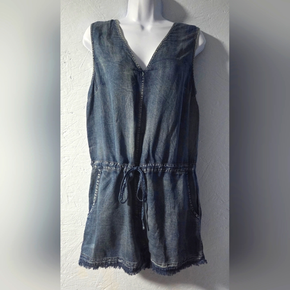 NWT Mustard Seed Lightweight Denim Sleeveless Romper - Size Large